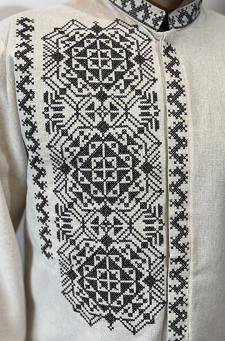 Чоловіча лляна вишиванка з чорним орнаментом на гудзиках Київ - фото 2