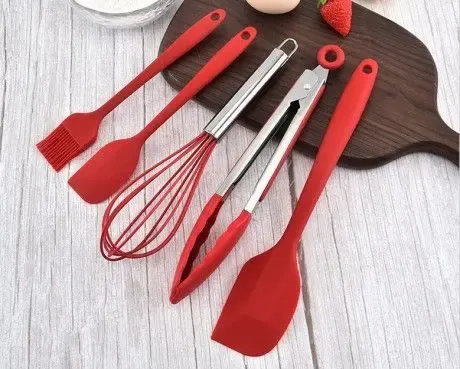 Набор кухонных принадлежностей силиконовый 5 предметов красный Коломия