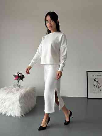 Женский стильный теплый костюм двойка с разрезом сбоку Молочный, 50/52 Одесса