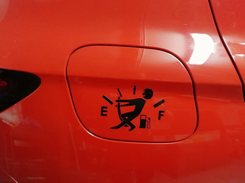 Наклейка на кришку бака Чорна Київ - фото 2