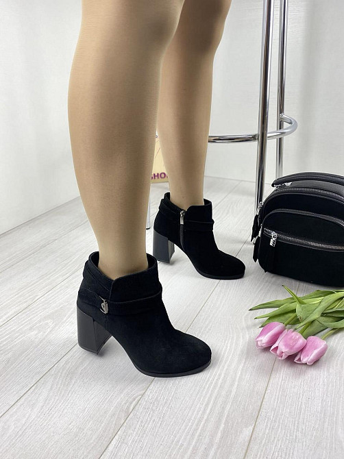 Injers Стильні замшеві черевики жіночі демісезонні весна-осінь чорні на підборах р. 36-39 1208 Коломия - фото 6