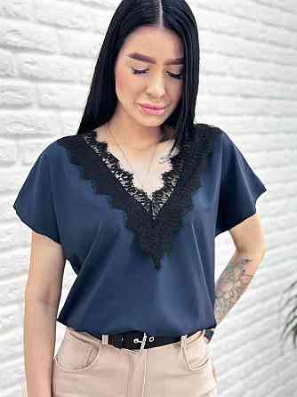 Жіноча блузка з вирізом та мереживом "Brenda" оптом | Батал Київ