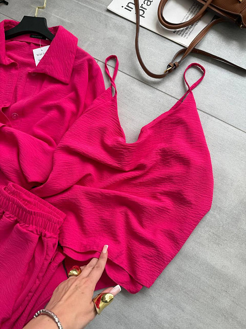 Женский легкий прогулочный костюм тройка: рубашка майка и штаны креп жатка 42/46, Малина Одесса - изображение 3