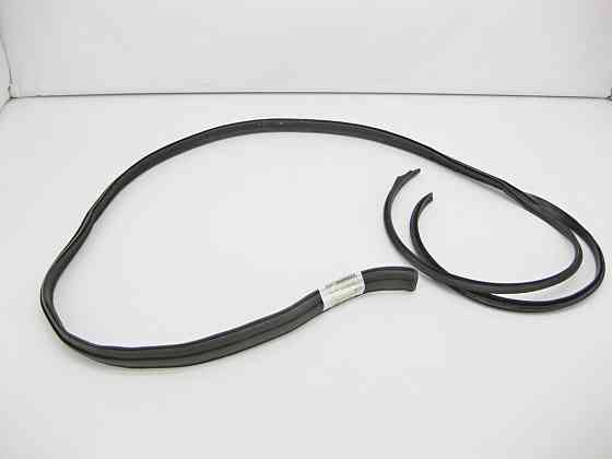 Mercedes-Benz  A2206902398 Ущільнювач над лівими дверима long S-Class W220 Одеса