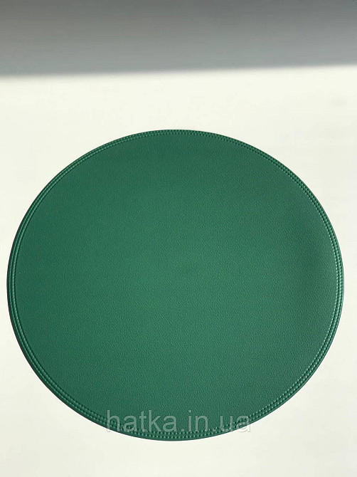 Серветка під тарілку підтарильник PU шкіра 38 см "Панкейк" кругла зелена коричневий для дому та ресторану Київ - фото 1