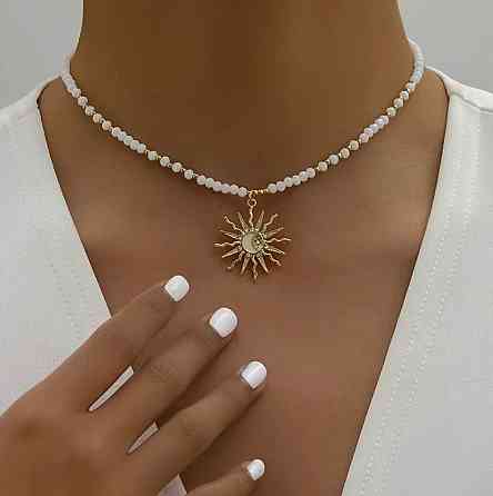 Чокер из белого бисера с подвеской солнце женское ожерелье Киев