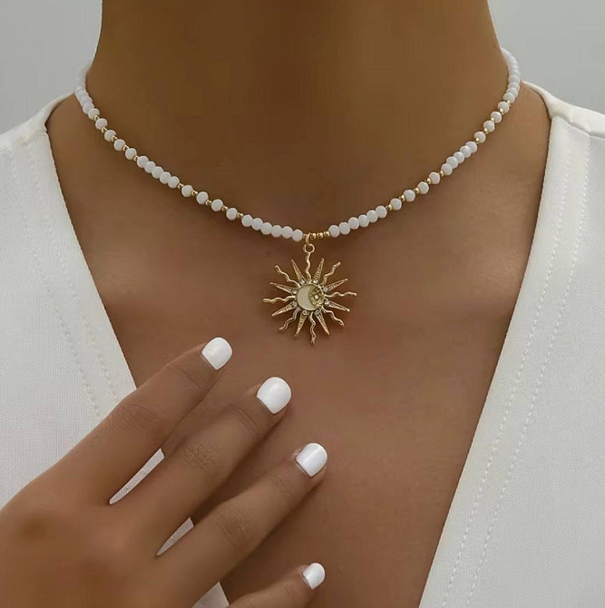 Чокер з білого бісеру з підвіскою сонце жіноче намисто мінімалістичне Київ - фото 3