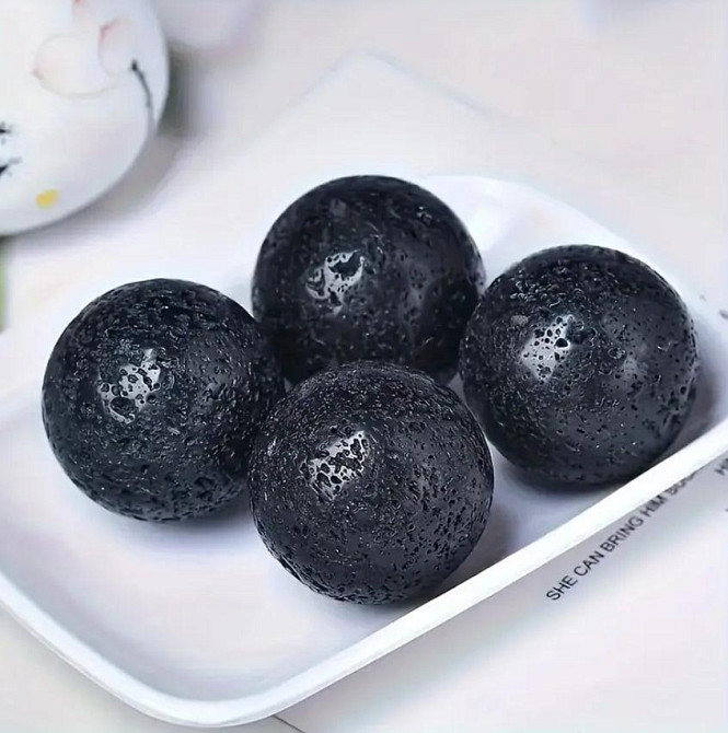 Куля з натурального вулканічного каменю 4 см | Чорна сфера з кристалу для декору та медитацій Київ - фото 3