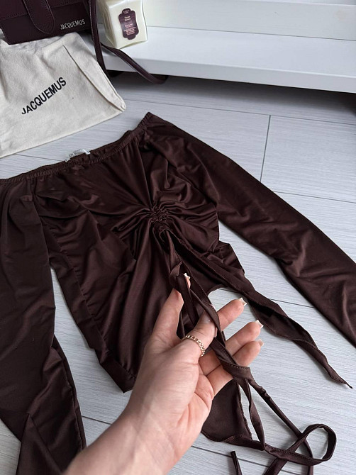 Женский базовый асимметричный лонгслив с открытыми плечами микромасло Одесса - изображение 6