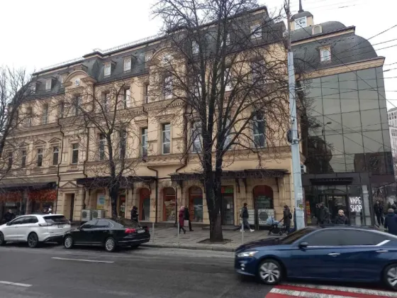 Здам офіси в центрі міста. Барикадна 4 поверх з 4 , Гарний ремонт, красиві офіси (всі фото відповідають дійсності). Канікули на заїзд. Охорона, консьє Дніпро