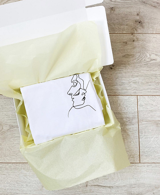 Женская\Мужская футболка с картинкой лица Черновцы - изображение 1