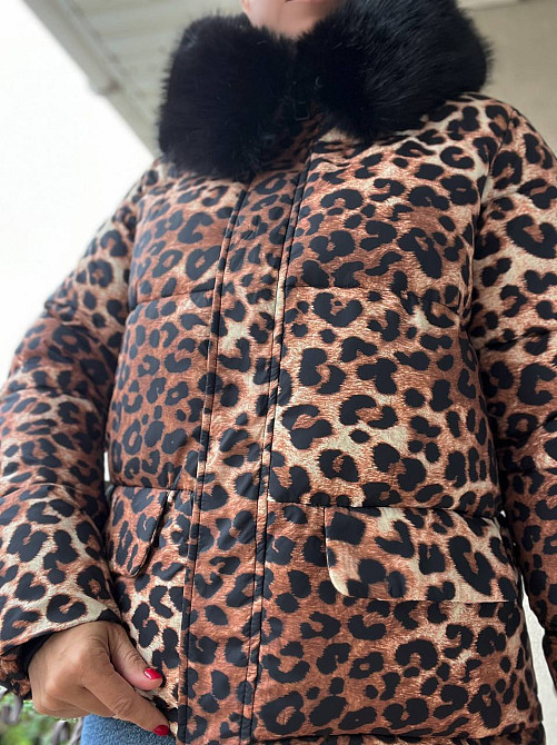 Куртка жіноча Lady Yep 9063 подовжена леопардовий принт з капюшоном хутро, коричневий, 44 Київ - фото 14