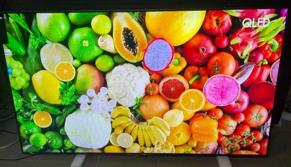 Телевизор Безрамный: 55