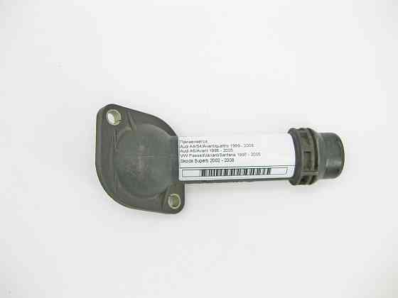 VAG  06B121121 Кришка - фланець термостата Audi A4 A6 VW Passat Skoda Superb Одесса