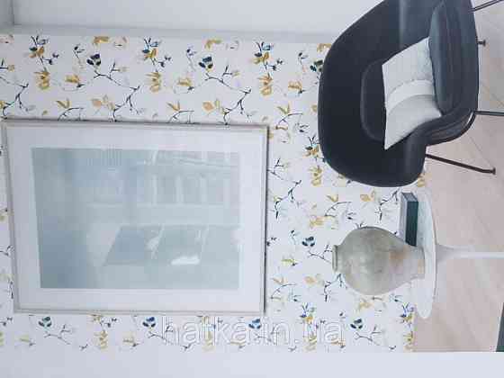 Обои флизелиновые  Khroma LAV007 LA VIE EN ROSE кофе с молоком ветки  цветы коричневые и синие Киев