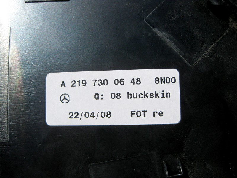 Mercedes-Benz  A2197300648 8N00 Тканинна накладка бежева під ручкою задньої правої дверної картки CLS C219 Одеса - фото 3