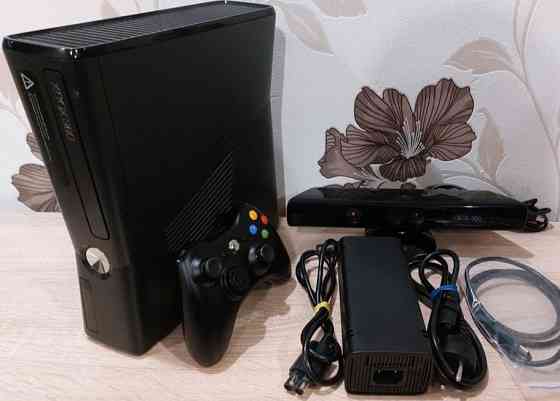 Приставка Xbox 360 Slim 300Gb. Kinect. Киев