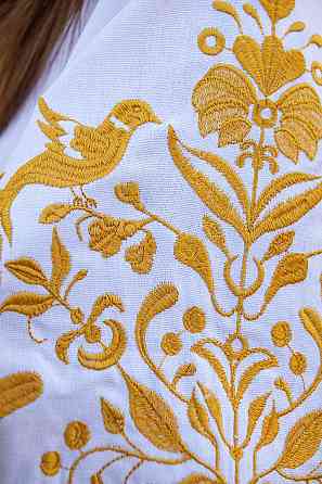 Вишиванка жіноча, лляна, біла з довгим рукавом, топ Київ