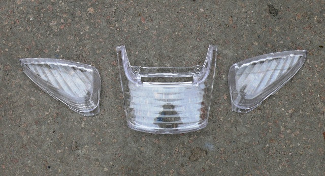 Стекло стоп-сигнала и поворотов Хонда DIO AF34/35 V Мукачево - изображение 1