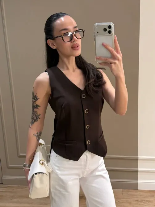 Жіноча жилетка — базовий елемент гардероба, який легко комбінується Одеса - фото 13