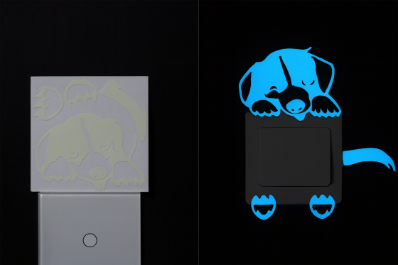 Фосфорная наклейка на выключатель Собака 10 на 10 см голубой Киев