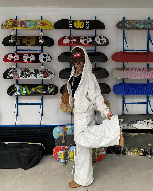 Женский теплый оверсайз костюм: худи с капюшоном и широкие брюки с утяжкой трехнитка на флисе Белый Одесса - изображение 3