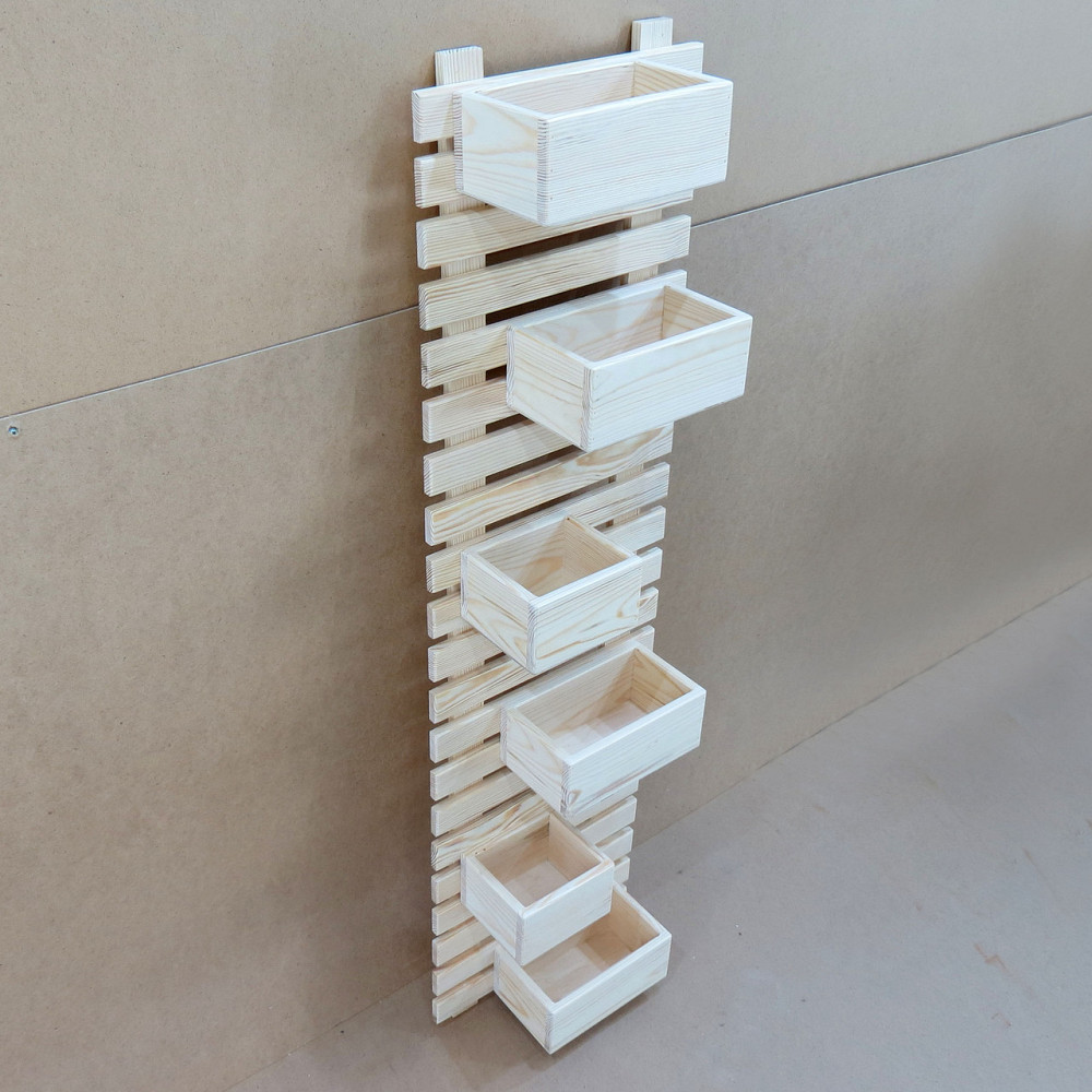 Полка настенная для цветов 