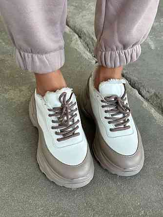 Molly Кросівки жіночі MOLLY 250 капучіно/білі (зима, шкіра натуральна) (5323) 37р.38р.39р. 38 Коломыя