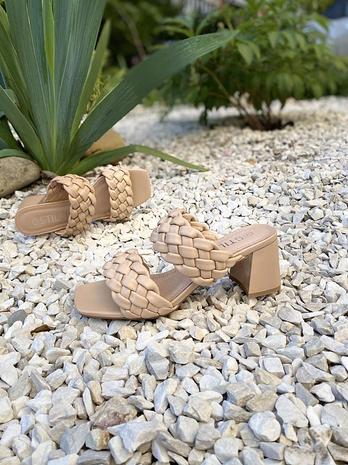 Stilli Шльопанці жіночі зі штучної шкіри на підборах бежеві STILLI L117-2 р. 36, 38, 39 / Літні Коломыя - изображение 4