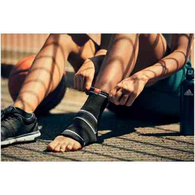 Фиксатор голеностопа Adidas Ankle Support ADSU-12512BK-NL чорний Уні M (885652022095) Винница