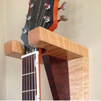 Настенный держатель гитары 