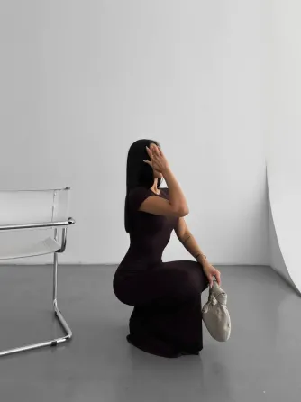 Платье идеально ложится на фигуру , мягкая ткань , очень эластичная. Одесса