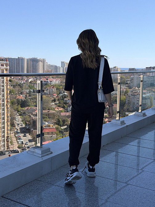 Женский легкий спортивный костюм с футболкой 