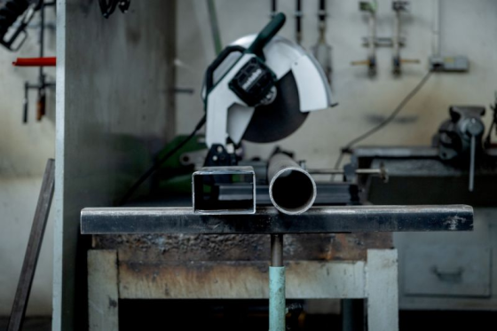 Монтажна пила по металу (труборіз) Metabo CS 22-355 : 2.3 кВт, диск 355 мм х 25.4 мм, (601786000) Київ