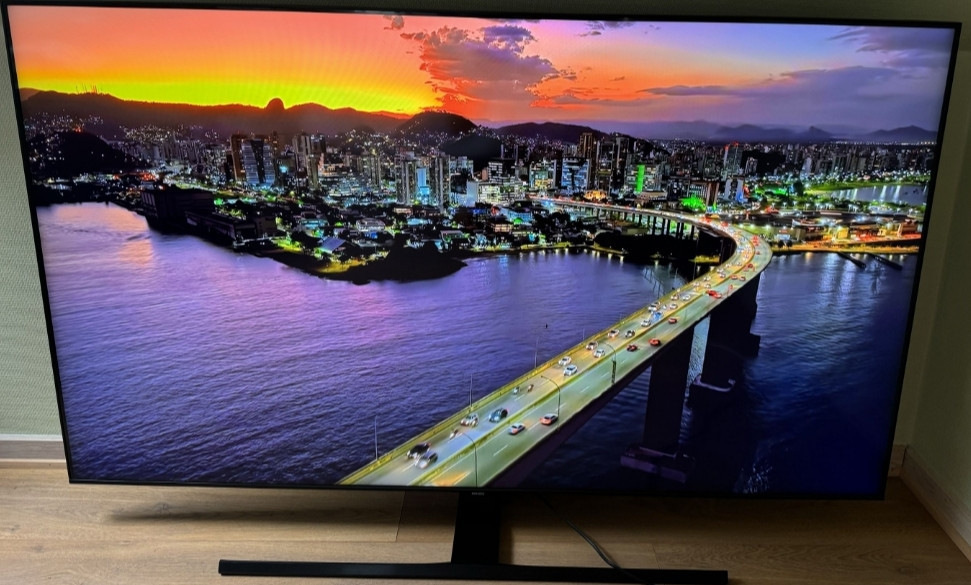 Телевизор Samsung Smart TV 65