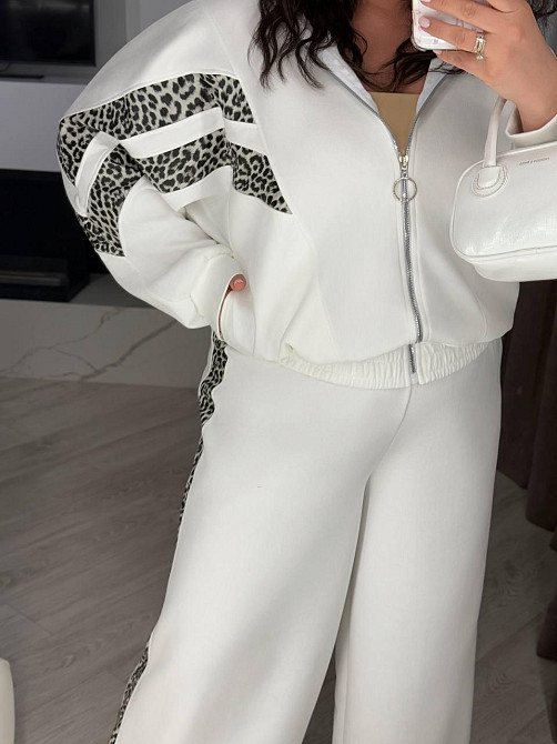 Жіночий стильний повсякденний костюм-двійка замша на дайвінзі Молочний Одеса - фото 2