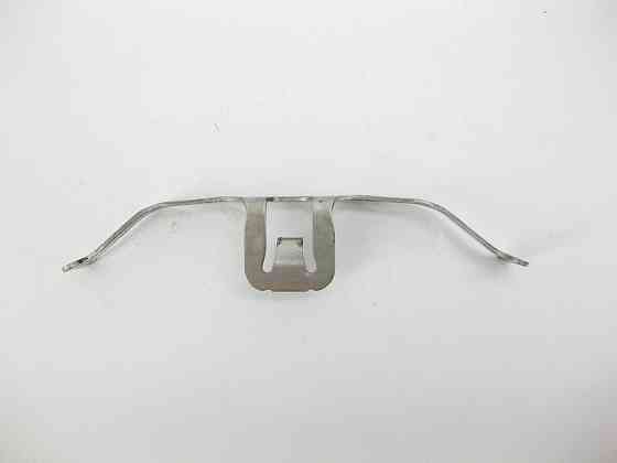 Mercedes-Benz  A0009934607 Утримуюча скоба - пружина скоби переднього гальмівного супорта E-Class W212 C207 C-Class W204 CLS C218 Одесса