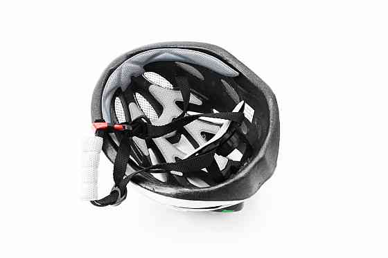 Шолом велосипедний M (54-57 см) знімний козирок, 18 вент. отворів, чорно-біло-зелений AV-01 Київ