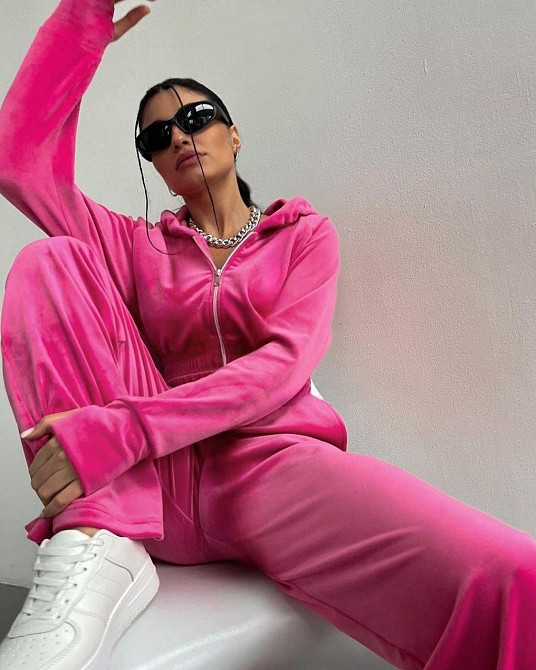 Жіночий повсякденний велюровий костюм з широкими штанами та укороченою кофтою плюшевий велюр Малиновий, 46/48 Одеса - фото 8