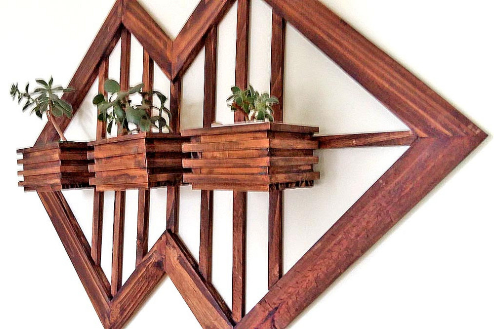 Полка настенная для цветов 