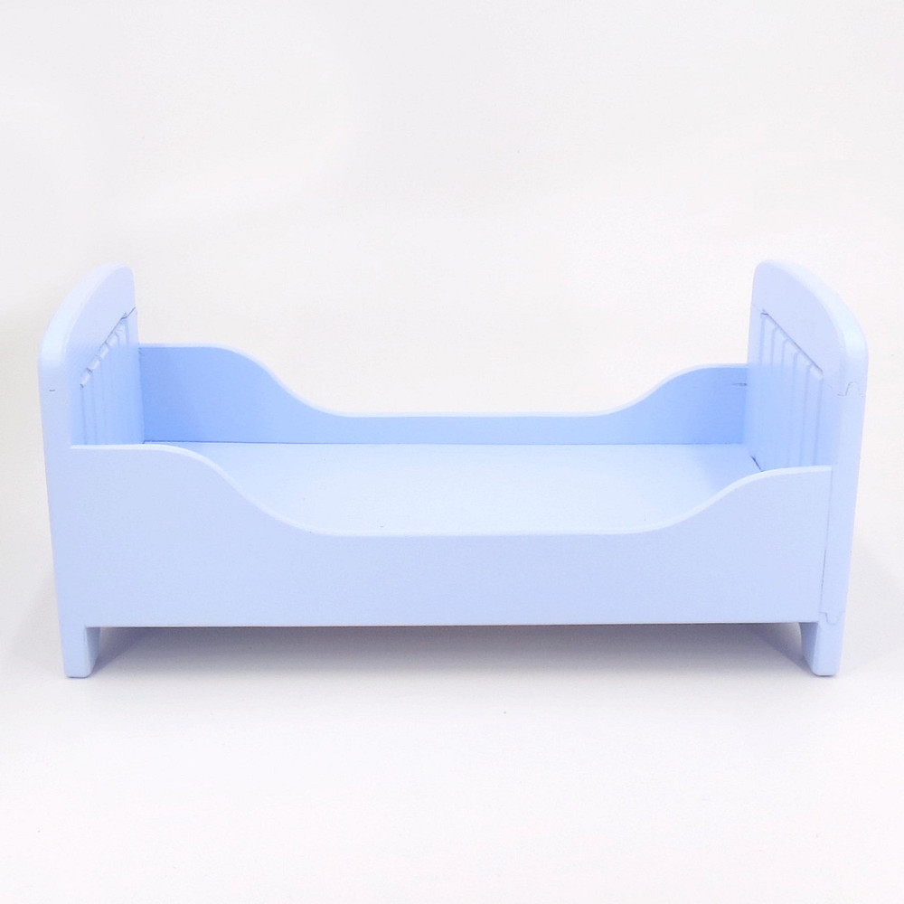 Кровать для кукол 