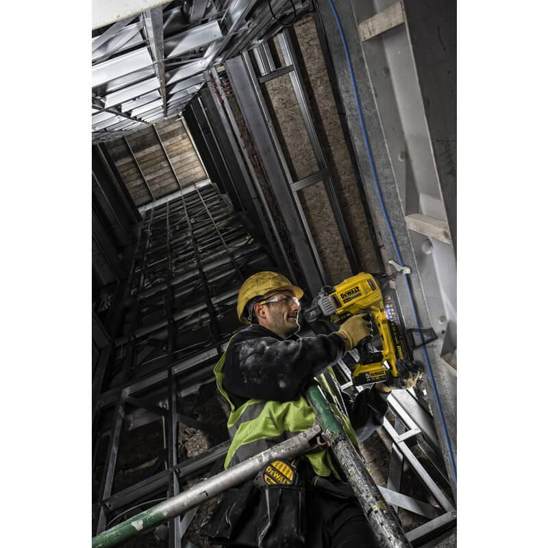 Степлер цвяхозабивний по бетону акумуляторний безщітковий DeWALT DCN890P2 : 18V, акум 5 Ач - 2 шт + зарядне Київ - фото 9