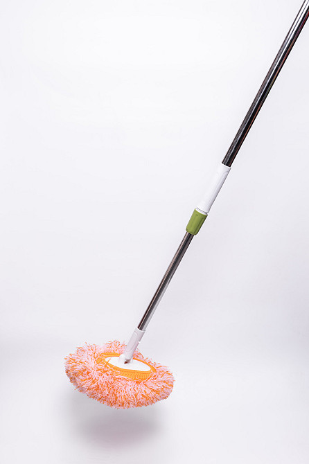 Швабра з телескопічною ручкою та круглою змінною насадкою для прибирання плитки, ламінату та лінолеуму вдома та в офісі HP-35015-36 Коломия - фото 2