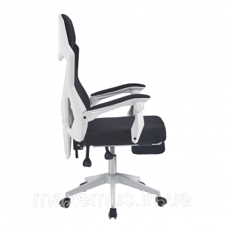 Современное офисное кресло для офиса с подставкой для ног B 057 компьютерное кресло с наклоном спинки черное с белым Мостиська