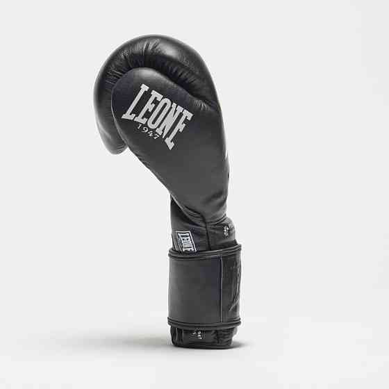 Боксерські рукавиці Leone GN111 THE GREATEST Black 18 унцій (бинти 4 м. в комплекті) Кам'янське