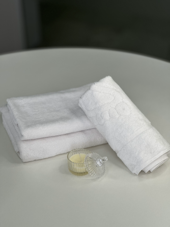 Комплект махровых полотенец + коврик для ног Ideal Textile Білий Черновцы