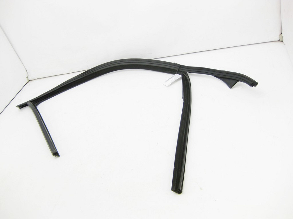 Mercedes-Benz  A1667252000 Гумовий ущільнювач - напрямна скла передніх правих дверей GL/GLS X166 Одеса - фото 3