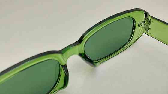 Сонцезахисні прямокутні окуляри в пластиковій оправі зелені Луцк