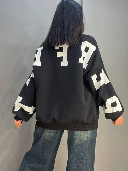 Світшот жіночий DAVRAS 6001 подовжений оверсайз напис на спині PERFECT утеплений на флісі one size чорний, чорний, one size Київ - фото 9