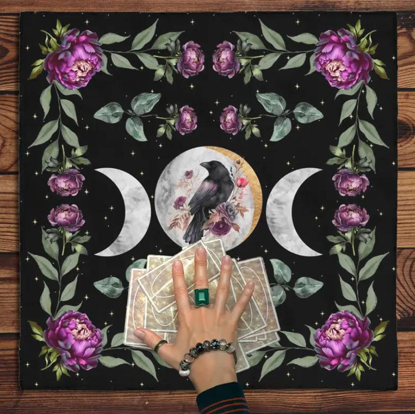 Алтарная скатерть для карт Таро и Рун. Скатерть для гадания 49*49 см. Скатерть с изображением Ворона Киев - изображение 1